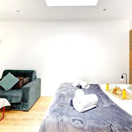 244 Saint Dominique - Superb *